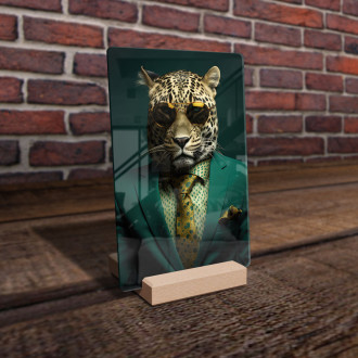 Akrylové sklo leopard v zelenom obleku a kravate