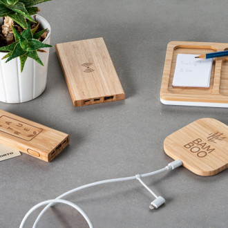 KOHN. Kapacita přenosné bambusové baterie 5 000 mAh