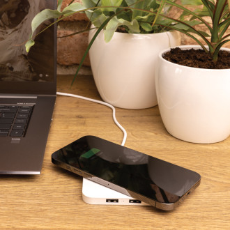 Bezdrátová nabíječka 10W s USB výstupy z RCS recykl. plastu