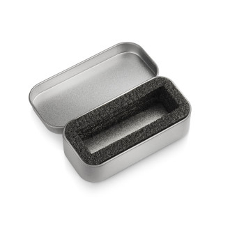 Malá kovová krabička s vložkou na větší flash disk