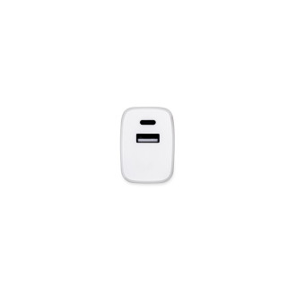WEGENER. Napájecí adaptér s portem USB-A 18W a USB-C 20W ve recyklovaného ABS (100% rABS)