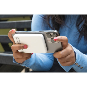 Magnetická powerbanka Zen 5000mAh 5W z RCS plastu a bambusu