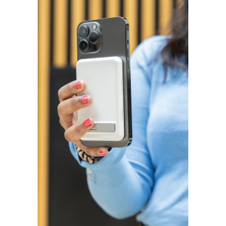 Magnetická powerbanka Zen 5000mAh 5W z RCS plastu a bambusu