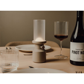 Stolní lampa VINGA Niori z RCS