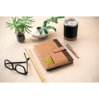 FIELDING. Složka A5 z korku a recyklovaného polyesteru (100% rPET) s odnímatelným blokem
