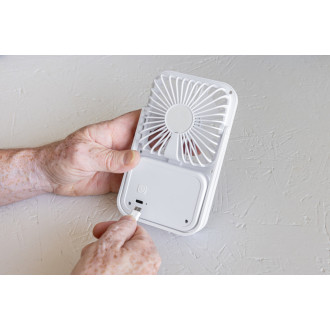 Stolní dobíjecí větráček Aervina z recyklovaného plastu RCS