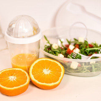 JUICE odšťavňovač na citrusy s nádržkou, bílá