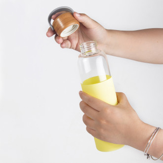 REFRESH skleněná lahev 560 ml, černá