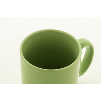 barevný keramický hrnek